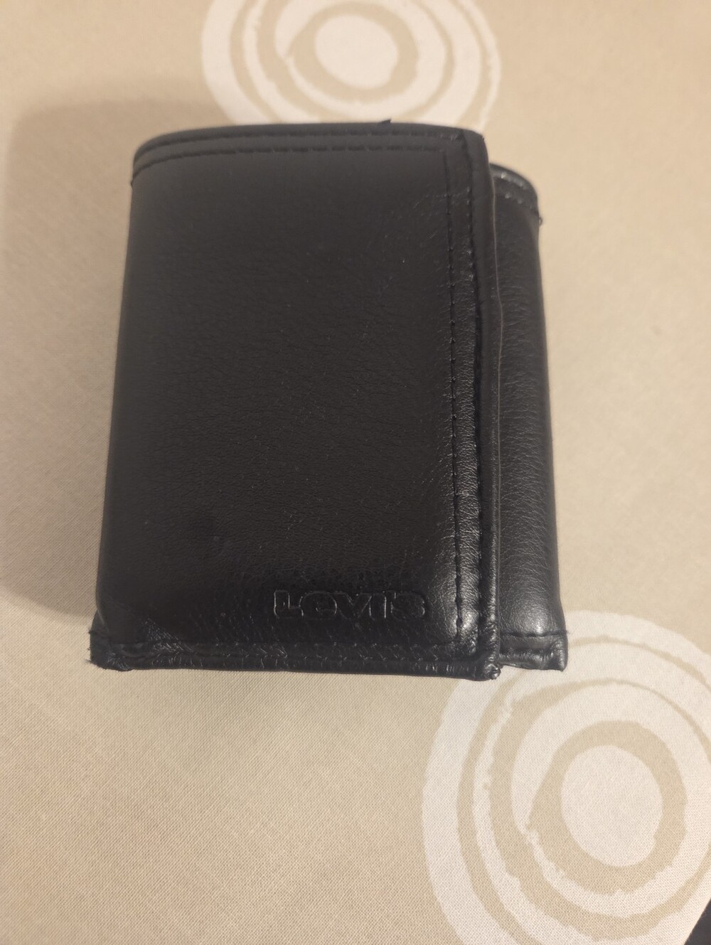 Levi's Men's Black Leather Trifold Wallet with Hidden Zipper Pocket